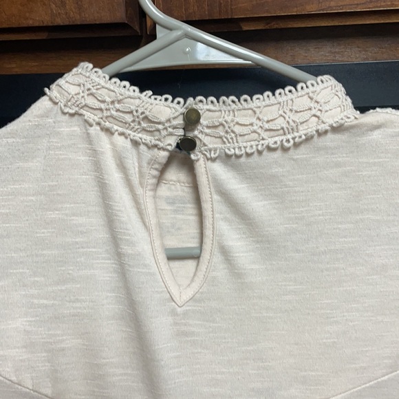 Boho Alert. Beautiful White/off white shirt 💜 - Picture 4 of 5